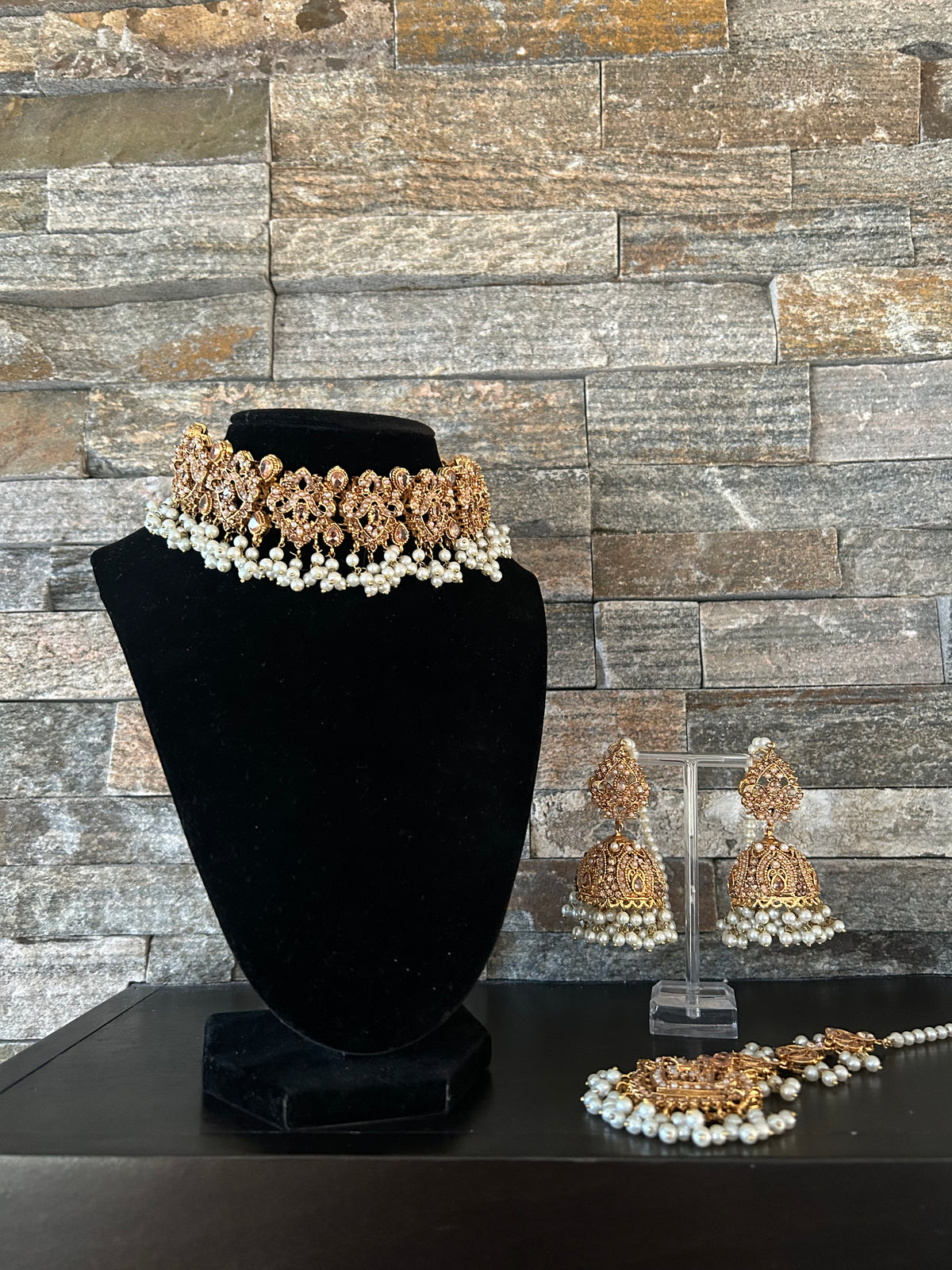 The Elegance Piece