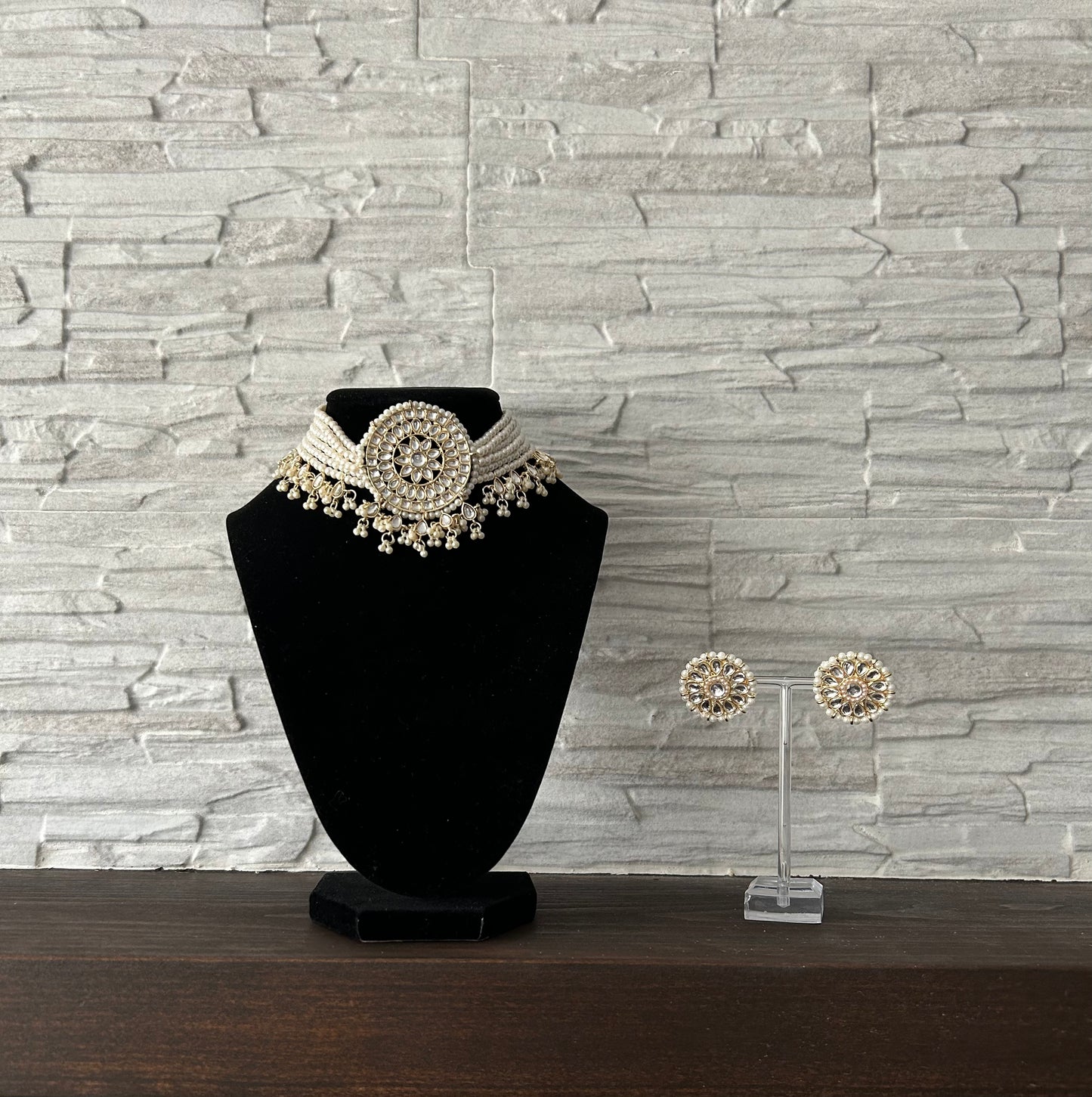 The Mesmerizing Choker